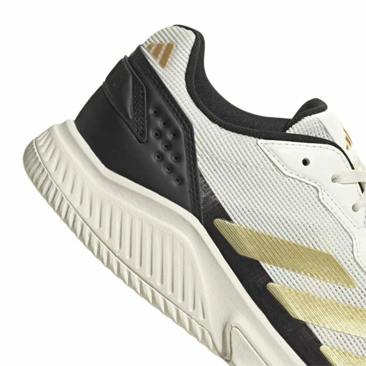 Chaussures padel Adidas Courtquick Padel blanc doré noir — vue en perspective