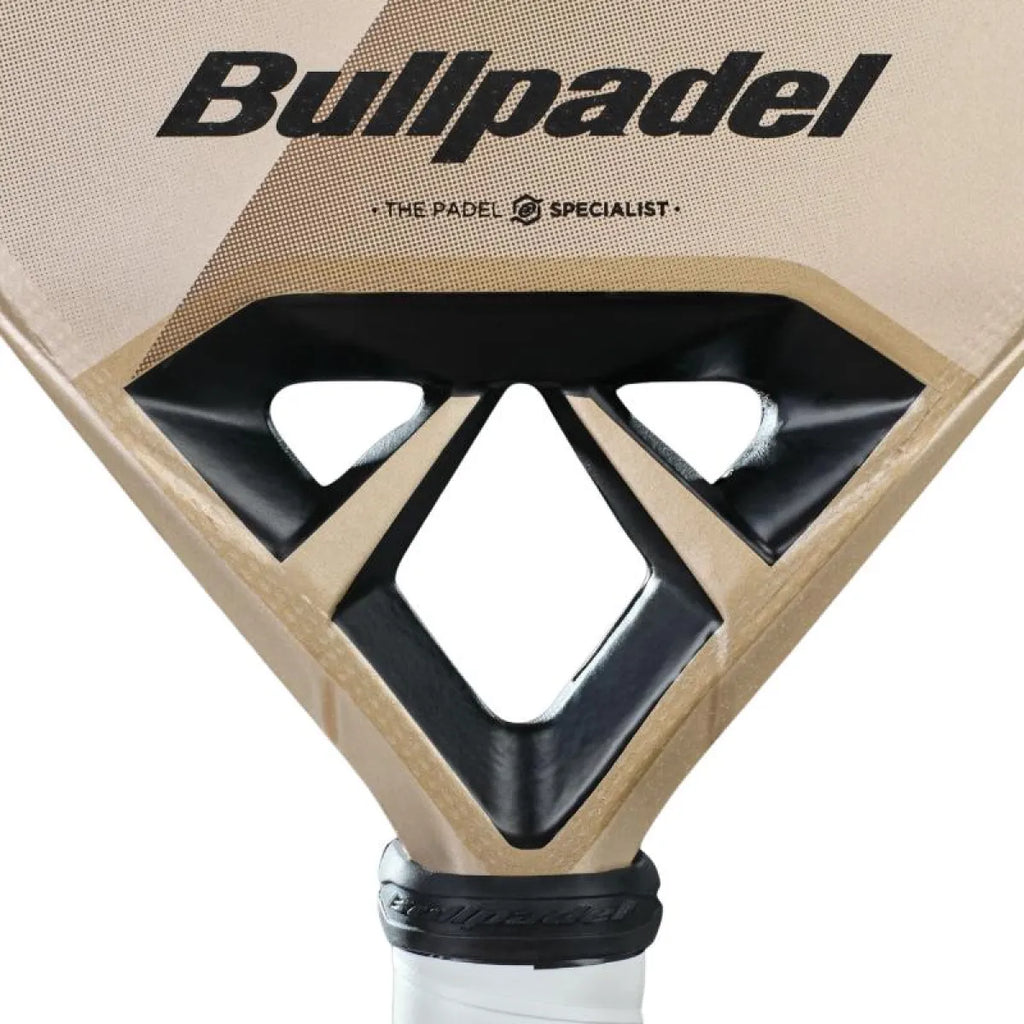 Raquette padel Bullpadel Delfi Brea Vertex 04 Woman 2025 — vue angle