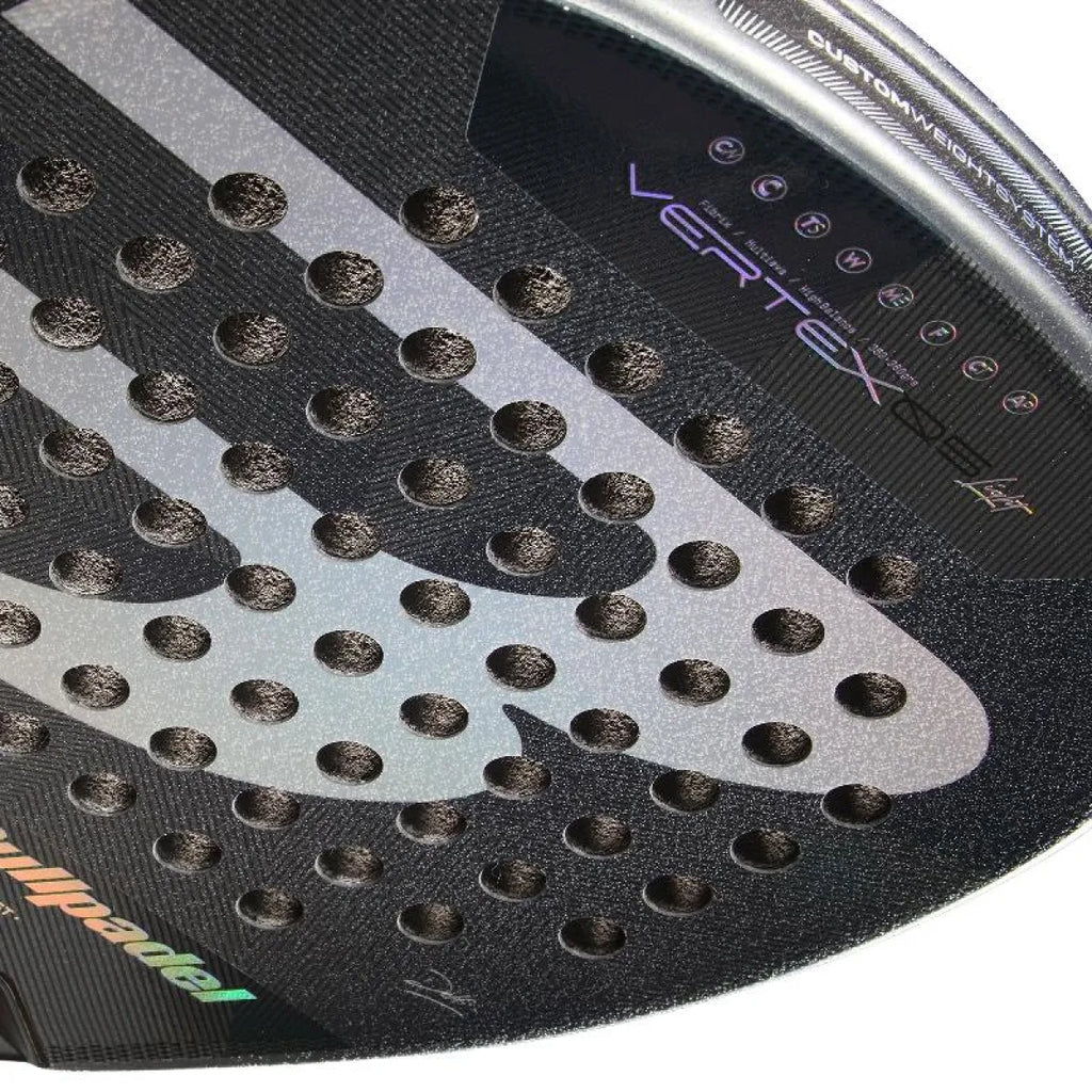 Raquette padel Bullpadel Delfi Brea Vertex 05 Light Premier Padel 2026 — vue en perspective