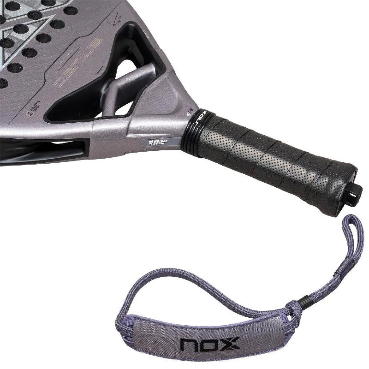 Raquette padel Nox Agustin Tapia AT10 Genius 18K Alum 2027 — vue en perspective