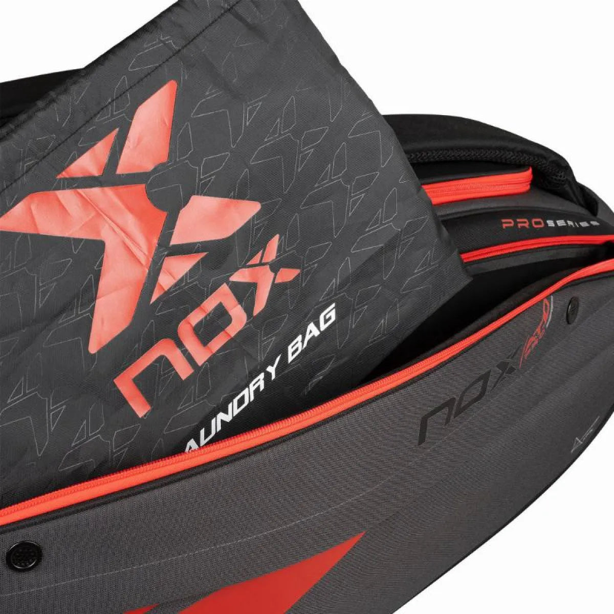 Sac de padel Nox AT10 XXL noir rouge — vue détail 3